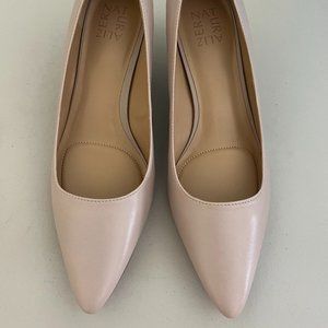 Naturalizer Low Heel Comfort Pumps Nude Leather NWOT